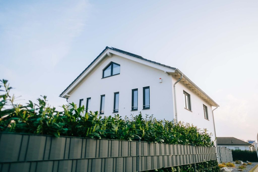 Qué gastos tiene comprar una vivienda además del precio